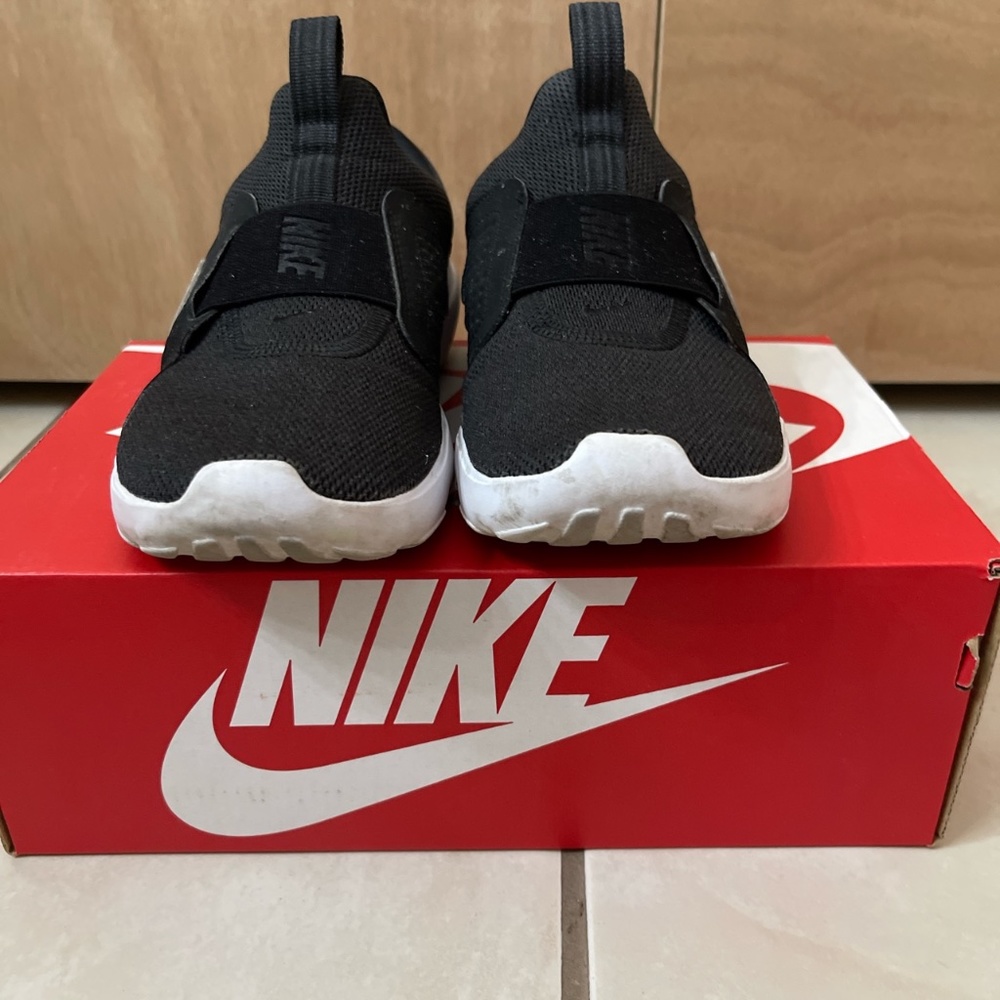 nike women's ad comfort dj1001 002